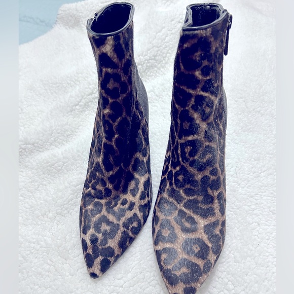Ankle boots - Picture 1 of 6